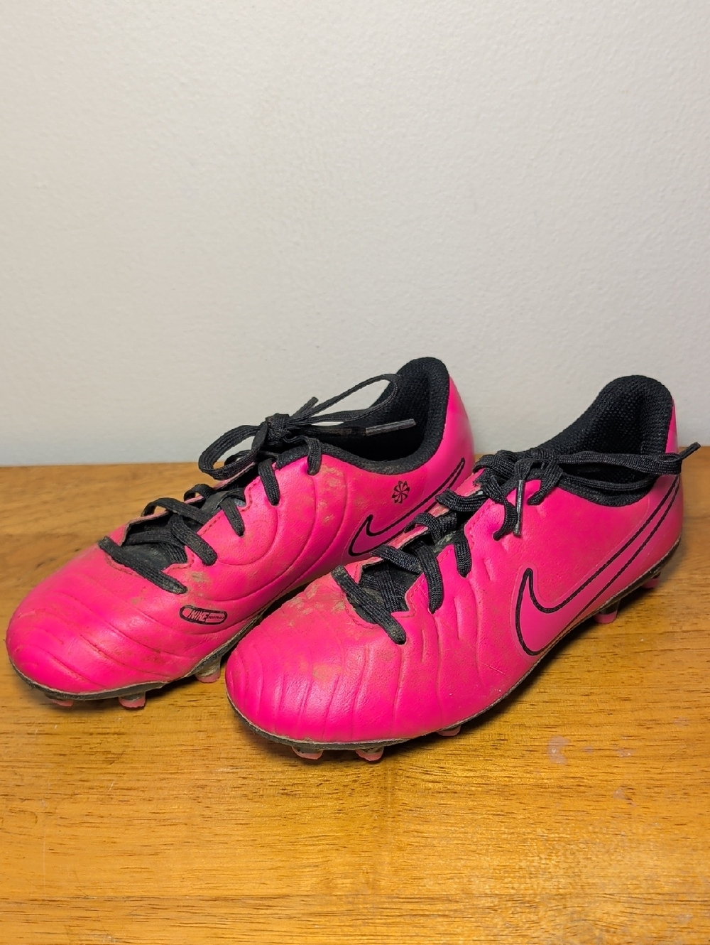 Nike Kids' Jr. Tiempo Legend 10 Club Multi-Ground Soccer Cleats Pink Size 1.5Y - Picture 3 of 7